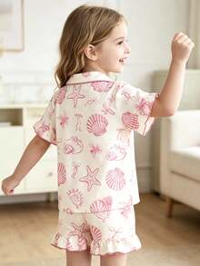 SHEIN Playful Pals 女童睡衣套装，舒适时尚的海洋元素印花，荷叶边下摆，优雅短袖上衣和短裤两件套家居服 - 杏色 - 查看 2