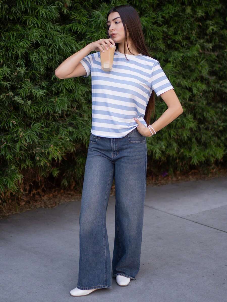 Andrea Bello Áo thun nữ cổ tròn tay ngắn thêu nơ sọc mùa hè - Màu xanh lam - Xem 1