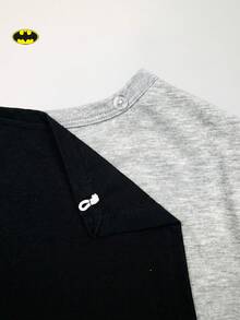 Maija Kids BATMAN X SHEIN Maija Kids 3件套男童超级英雄图案圆领短袖上衣和松紧腰短裤 - 彩色 - 查看 3