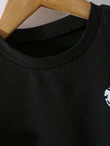 SHEIN Genkimix Kids 女童休閒 80s CareerDay 校園風圓領短袖修身短版不對稱下擺黑色T恤，夏季返校幼童上衣 - 黑色 - 查看 6