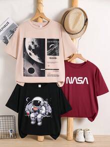 SHEIN Set de 3 camisetas de manga corta y cuello redondo con estampado de astronauta de estilo minimalista y casual, en color caqui, negro y rojo, adecuadas para adolescentes varones en verano - Multicolor - Ver 1