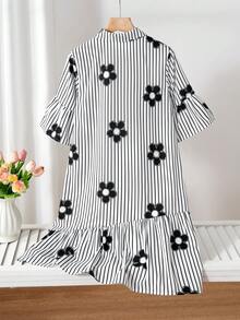 SHEIN 这款俏皮的学院风衬衫裙，经典的黑白条纹搭配3D闪光印花，精致吸睛。翻领设计搭配单排扣，兼具衬衫的挺括和连衣裙的柔美优雅；荷叶边袖口和下摆增添活力，宽松版型适合各种身材，无论是上学还是周末外出，都是理想之选。 - 彩色 - 查看 2