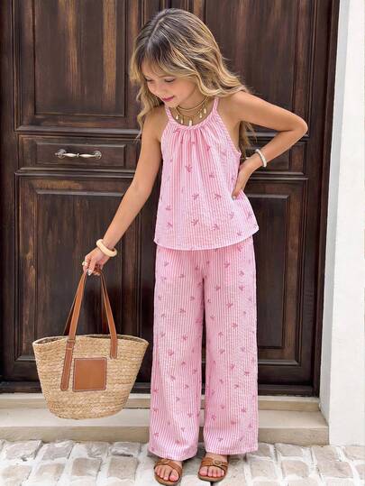 SHEIN Bộ 2 món gồm áo hai dây và quần ống rộng cho bé gái, trang phục thường ngày dễ thương, áo hai dây in họa tiết sọc dọc và nơ, quần ống rộng cạp chun, phù hợp cho hoạt động hàng ngày và ngoài trời.