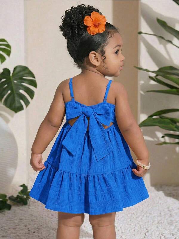 SHEIN Baby Girl's Fashion Blue Square Neck Dress, Backless Bow Decor, Bohemian Style Dress, Comfortable Draping, Black & White Totem Print, Minimalist Elegant, Suitable For Spring/Summer Party, Outdoor, Vacation, Beach