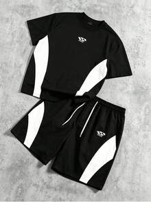 SUMWON 對比拼接短袖T恤配抽繩短褲 2件套 夏季運動休閒風套裝 居家休閒街頭穿搭 - 黑與白 - 查看 3
