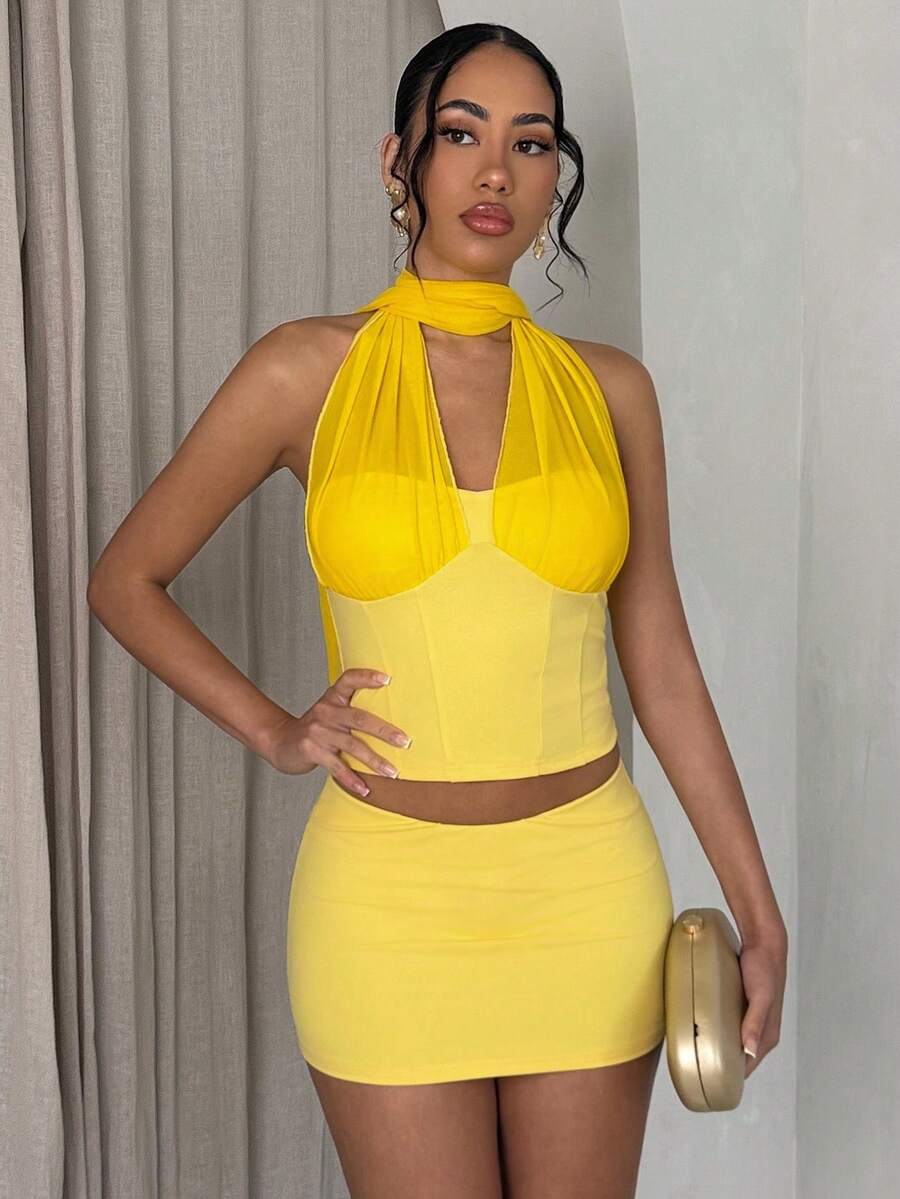 SHEIN Glamour 女士优雅性感夏季海滩度假多巴胺浅黄色露背吊带短款上衣和迷你裙两件套 - 黃色 - 查看 1