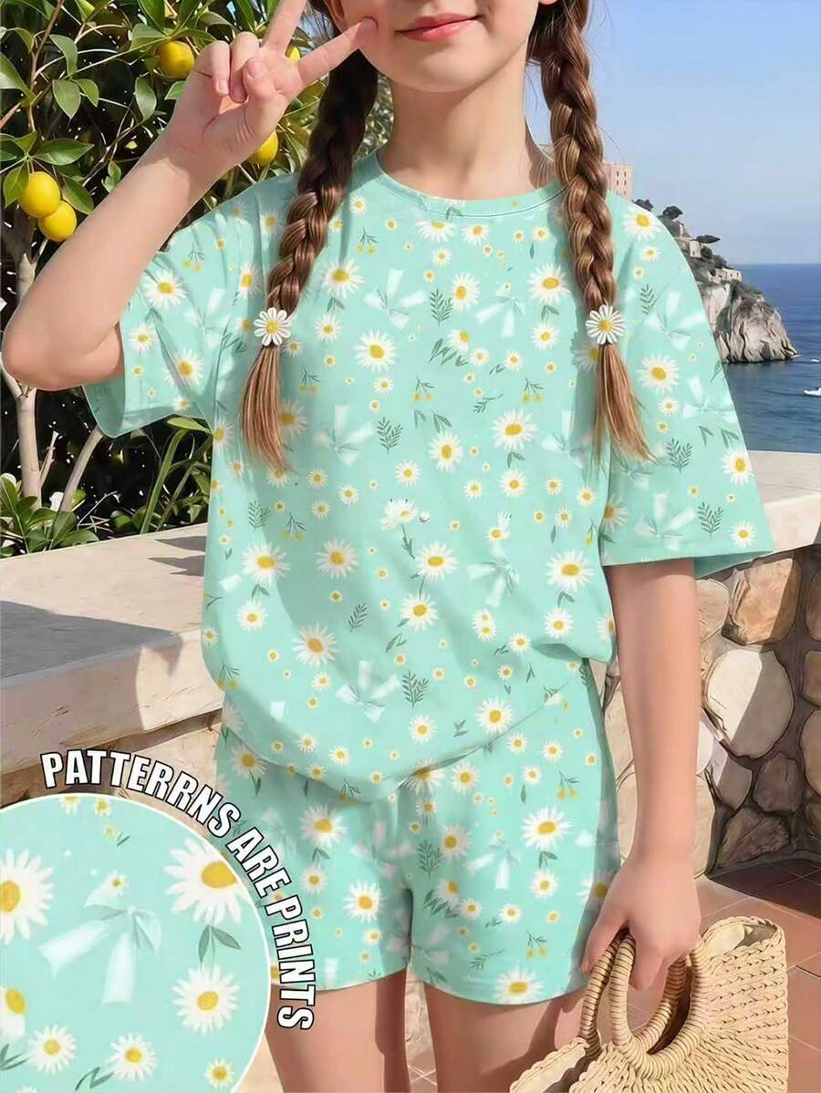 SHEIN Sparklyn Tween女孩 2件組薄荷綠花卉圖案印花寬鬆T恤與短褲套裝,可愛夏季度假休閒穿搭,休閒柔軟時尚女童服飾 - 彩色 - 查看 1