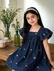 Elladie kids 少女休閒優雅牛仔洋裝，柔軟花卉圖案設計配上飄逸袖 - 深色水洗藍 - 查看 5
