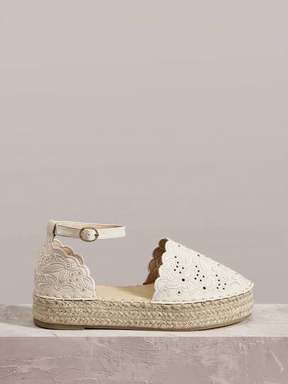 Styleloop Zapatos de mujer, sandalias planas de pescador, parte superior de flor hueca en color blanco roto, estilo bohemio, vintage americano, ropa de vacaciones