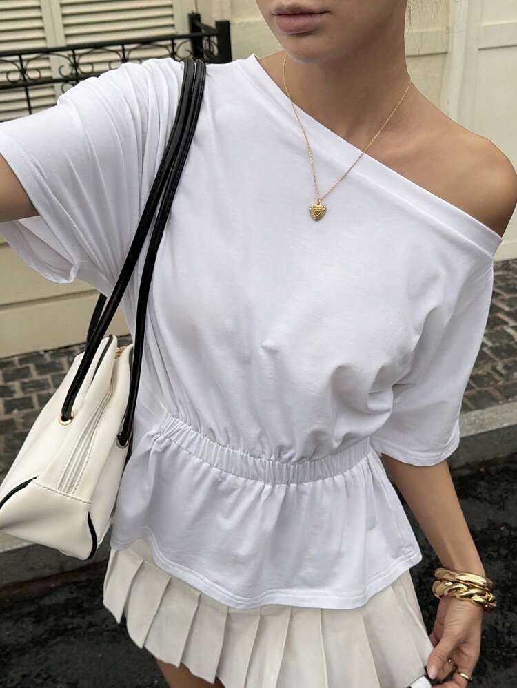 Women's Solid Color Minimalist Casual Asymmetric Neck T-Shirt