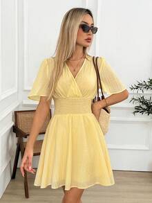 Đầm chữ A tay bồng xếp ly, eo nhún bèo, chất liệu crepe, màu vàng nhạt, kiểu dáng thoải mái, thanh lịch, thích hợp cho nữ đi làm, đi nghỉ mát, mùa xuân/hè. - Vàng nhạt - Xem 3