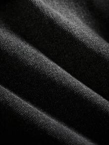 Manfinity Denimwave 夏季街头时尚复古高端精准字母刺绣牛仔短裤，休闲小众阔腿短裤 - 黑色 - 查看 5