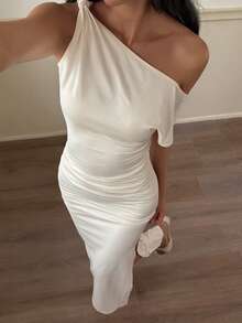 Women's Oblique Shoulder Cinched Waist Bodycon Sculptural Elegant Long Dress, Lightweight For Commuting, Spring & Summer - Beige - View 5