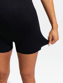 SHEIN 孕妇露脐上衣配腰带和高腰短裤运动套装 - 黑色 - 查看 4
