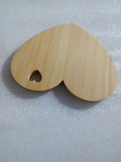 1pc Bamboo Cutting Board – For Food, With Heart-Shaped Cutout | Gift For Her On Valentine's Day, Thanksgiving/Easter Kitchen Decor And Bread/Cheese Platter