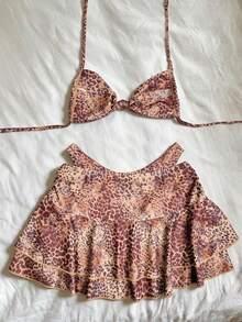SHEIN Swim 3件套女士随机印花挂脖扭结迷你裙比基尼套装，春夏豹纹泳装，豹纹图案比基尼泳衣带裙沙滩装 - 彩色 - 查看 2