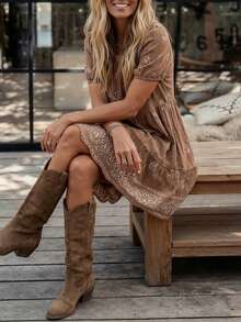 LanaWest 女士棕色褶皱亚麻仿刺绣泡泡印花圆领泡泡袖荷叶边下摆A字休闲迷你连衣裙，夏季西部乡村风格 - 棕色 - 查看 6