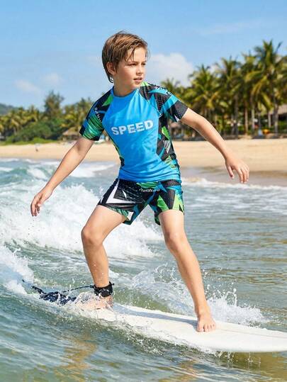 SHEIN Tween Boy Casual Minimalist Round Neck Short Sleeve Shorts Swimsuit Set, Suitable For Summer Swimming, Vacation, Beach Wear