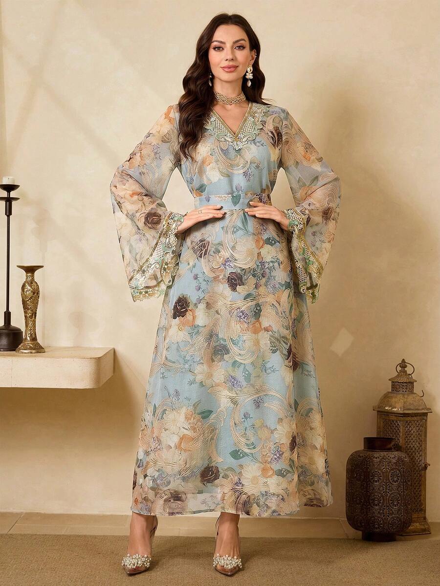 Al Najma 女士花卉V领喇叭袖优雅阿拉伯风格连衣裙 - 藍色 - 查看 1