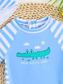 SHEIN 2pcs Newborn Crocodile Design Soft Knit Fabric Short Sleeve Blue And White Stripe,Summer,Cute,Beach Baby Boy Rash Guard Swimsuit With Hat Romper Set - Multicolor - View 3