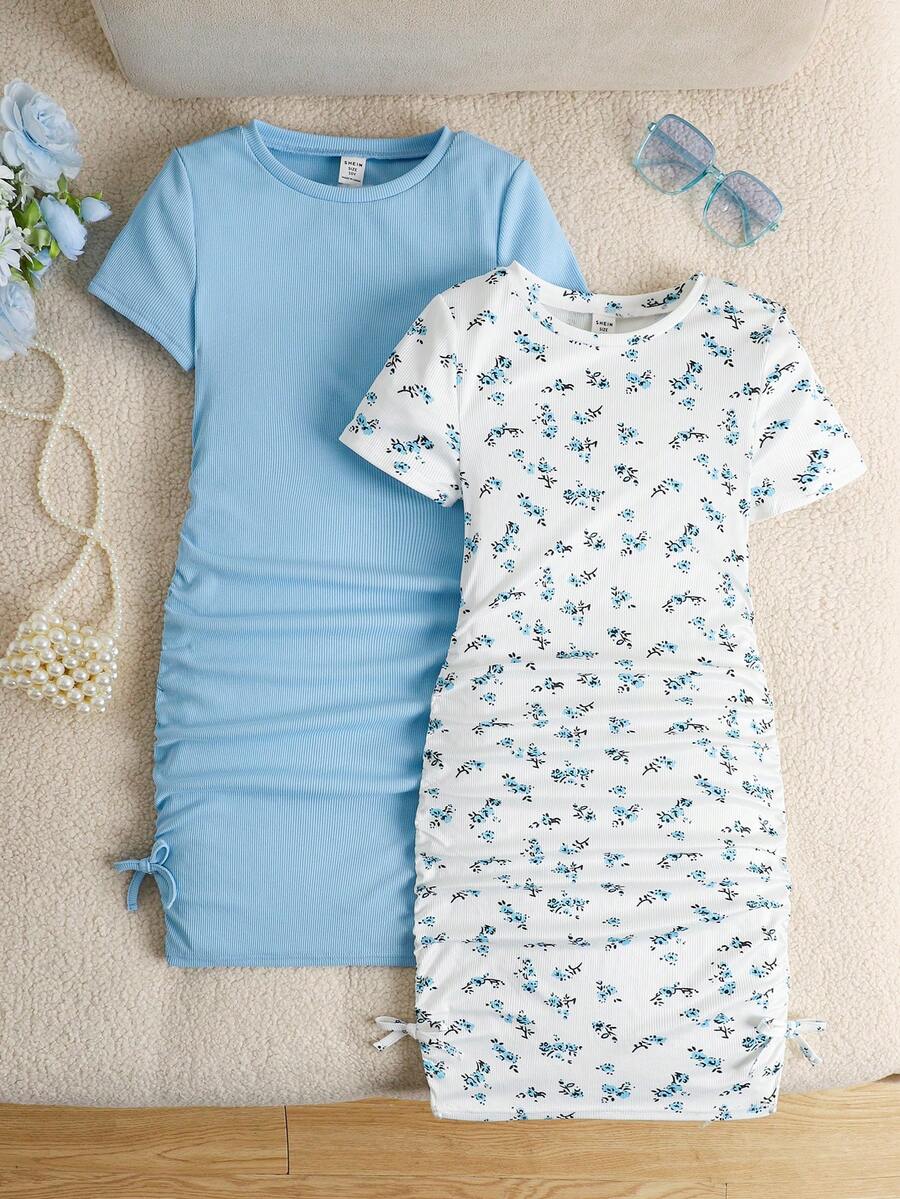 SHEIN 2pcs/Set Tween Girls Cute Vacation Outfit,White And Blue Floral,Summer Ditsy Floral Side Ruched Bow Fitted Short Sleeve T-Shirt Dress & Ribbed Knit - Blue - View 1