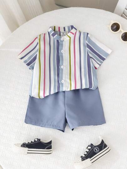 SHEIN Bộ 2 món áo sơ mi ngắn tay và quần short kiểu dáng thường ngày cho bé trai/bé gái mùa xuân/hè, bộ quần áo mùa hè cho bé trai.