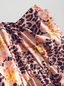 SHEIN Unity Conjunto de Duas Peças com Estampa Floral de Leopardo, Cropped com Decote em V e Costas Abertas, e Saia Míni com Babados, Design Casual, Sexy e Ideal para Férias e Festas, Primavera/Verão - Castanho - Visão 7