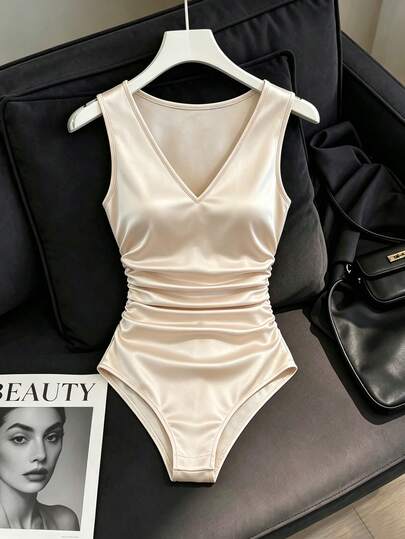 Franclia 优雅性感无袖亮面针织连体衣，杏色，修身剪裁