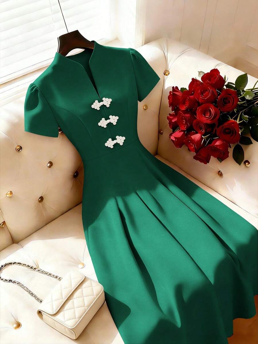 SHEIN Franclia 女款優雅花瓣袖鈕扣腰身中長洋裝,深綠色夏季復古婚禮賓客短袖綠色百褶新款女裝 - 墨綠色 - 查看 1