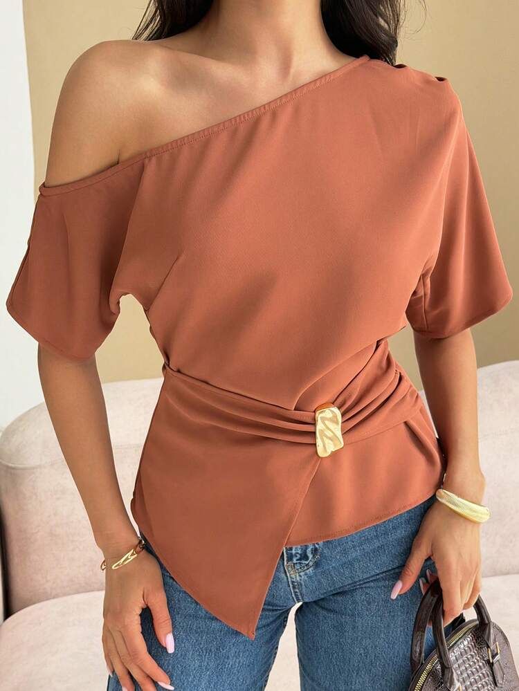 Women's Solid Color Asymmetrical Shoulder Short Sleeve Tie-Waist Metal Buckle Elegant Summer Blouse