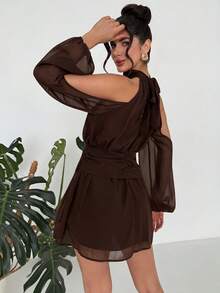 Vestido mini elegante de mujer de gasa con hombros abiertos y cuello halter, adecuado para citas, salidas nocturnas y vacaciones de verano - Marrón - Ver 9