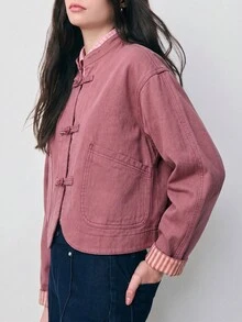 Nöista 牛仔外套，东方风格纽扣，常规版型，毛领，前口袋，中式风格外套。适合春夏穿着，休闲女装。 - 酒紅色 - 查看 4