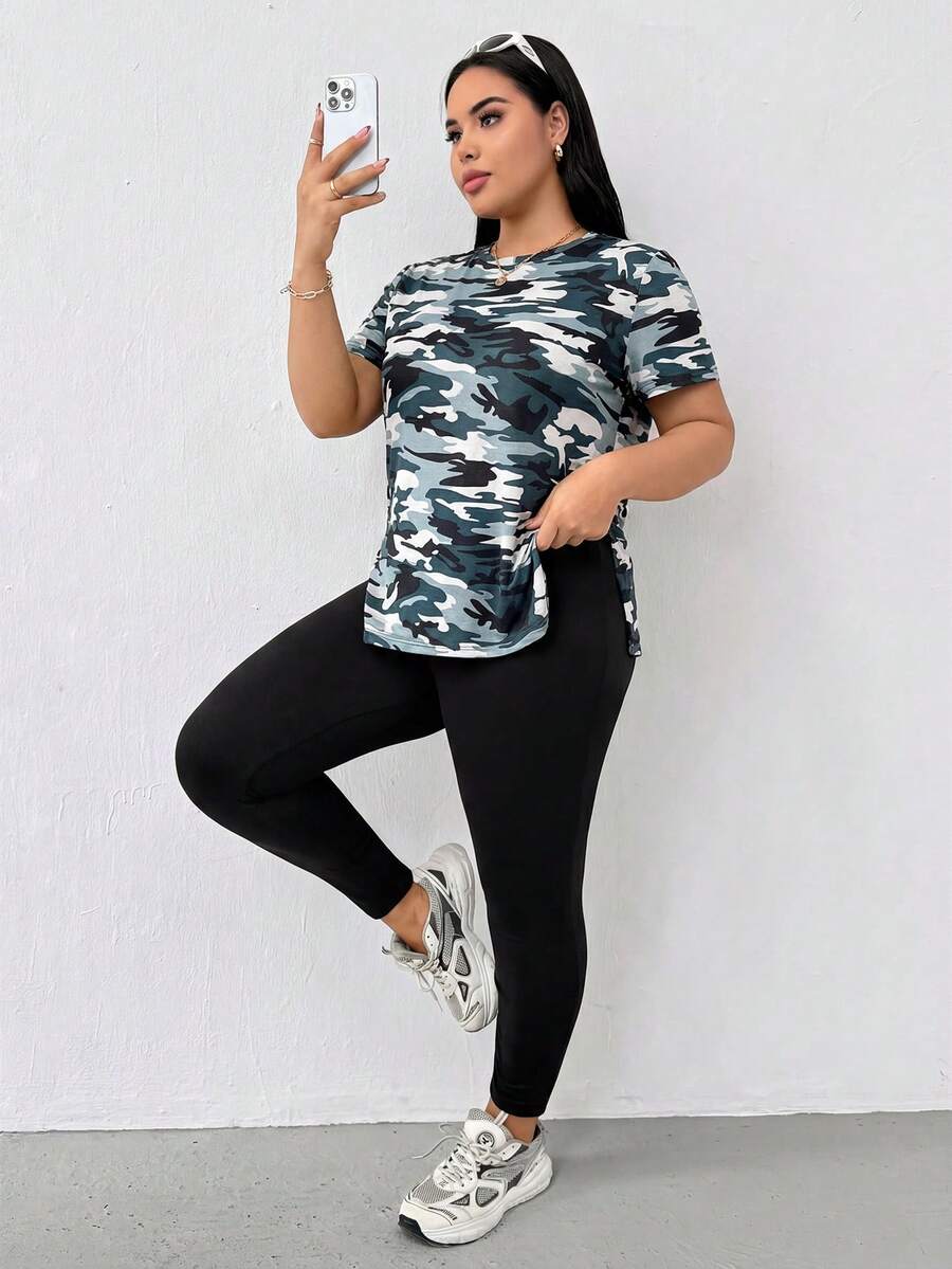 SHEIN Essnce 大码女装春夏时尚休闲高弹舒适日常百搭显瘦短袖迷彩上衣搭配黑色紧身牛仔裤两件套，街头风，裤装套装，机场穿搭，简约风格 - 灰色 - 查看 1