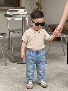 Ensemble polo jacquard décontracté couleur abricot et pantalon en jean pour bébé garçon, coupe ample et confortable, convient pour les sorties quotidiennes, les activités scolaires, les rassemblements familiaux et les jeux en extérieur - Multicolore - Voir 6