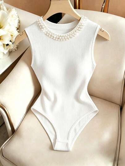 Franclia 优雅修身圆领珍珠装饰腰部连体衣，适合日常穿着、办公、休闲、单身派对、约会、通勤、生日派对、海滩等场合。