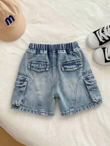 SHEIN Little Byeori Shorts jeans cargo azul, estilo casual e despojado, com bolso lateral, para bebês meninos. Perfeito para a primavera/verão, uso diário, festas, praia, formaturas, férias de verão e muito mais. Ideal para meninos de 2 anos, com estampas e estilo casual. - Lavagem leve - Ver 7