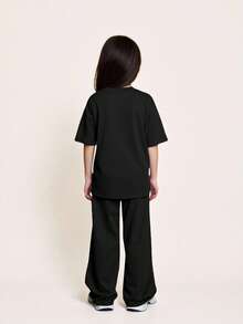 SHEIN 少女宽松休闲舒适圆领落肩短袖T恤和裤子套装 - 黑色 - 查看 2