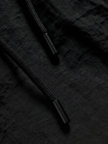 Aesthetic Post Quần short nam màu đen và xám dáng rộng, thiết kế cong, cạp chun. - màu đen - Xem 4