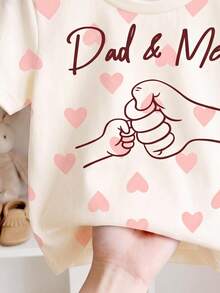 SHEIN 少女淡粉色甜心款休閒簡約短袖圓領T恤，適合春夏日常穿著、親子拍照、出遊、度假、節日、父親節、返鄉、開學，舒適好穿，夏季休閒上衣，可愛字母印花T恤，春夏時尚，隨性慵懶風，輕鬆時髦 - 彩色 - 查看 4