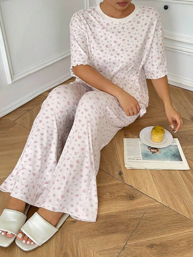 Dazy Plus 2pcs/Set Sweet Ditsy Floral Loose Short Sleeve T-Shirt And Straight Leg Long Pants Pajama Set, Women Plus Size Spring/Summer