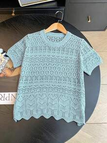 EMERY ROSE Trang phục thường ngày mùa xuân/hè dành cho nữ cỡ lớn: Đơn giản, đa năng và tươi mới. Áo dệt kim cỡ lớn dáng rộng, màu trơn, họa tiết móc lưới, cổ tròn, vạt áo lượn sóng - Hoàn hảo cho mùa xuân và mùa hè. - Màu xanh lam - Xem 5