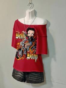 Attitoon Betty Boop x SHEIN 休闲复古朋克 Y2K 百搭派对红色火焰街头图案字母印花T恤，适合音乐节、哥特风、夏季外出，露肩宽松版型女式T恤 - 彩色 - 查看 4