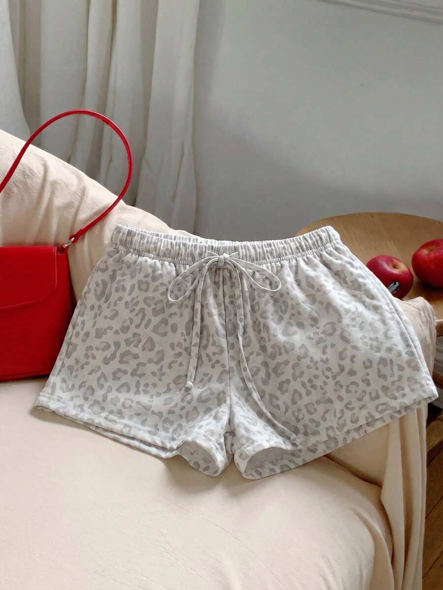 SHEIN EZwear 女士休闲豹纹短裤，适合春夏、夏季穿着，也适合日常通勤、约会、聚会、秋冬、圣诞节、新年、感恩节、派对、婚礼、海滩、毕业典礼等场合，时尚、优雅、休闲、外出、约会、预订、通勤、闪亮、情人节、优雅、度假、休闲、Y2K、外出、毕业典礼等场合。 - 彩色 - 查看 1