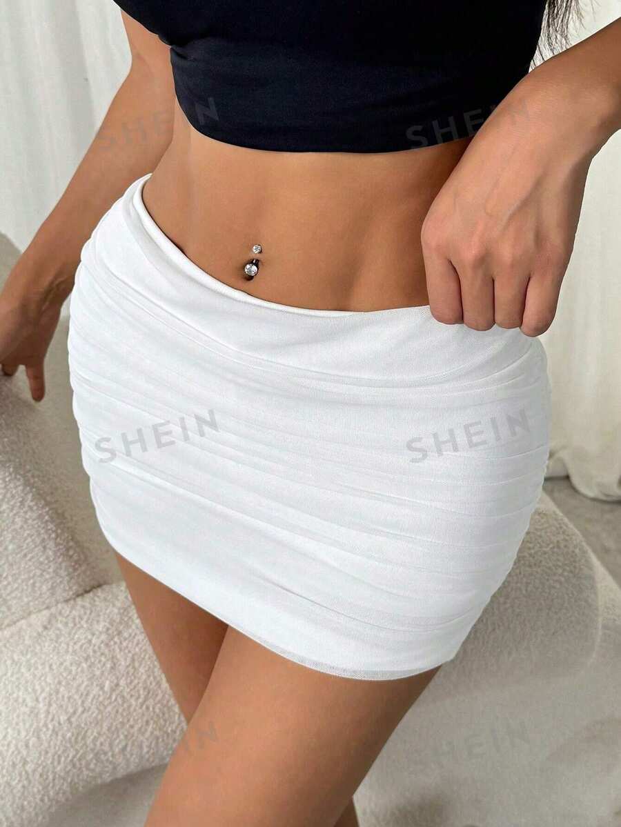 SHEIN EZwear Fashionable Sexy Solid Color Pleated Ultra-Low Waist Women Skirt White Skirt Mini Skirt Tight Skirt Ruched Skirt Skirt For Women - White - View 1