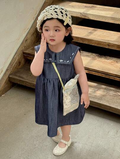 DAZY Áo denim cổ bẻ thêu hoa cho bé gái, phong cách Hàn Quốc tươi trẻ, thích hợp cho mùa xuân/hè.