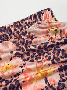 SHEIN Unity Conjunto de Duas Peças com Estampa Floral de Leopardo, Cropped com Decote em V e Costas Abertas, e Saia Míni com Babados, Design Casual, Sexy e Ideal para Férias e Festas, Primavera/Verão - Castanho - Visão 5