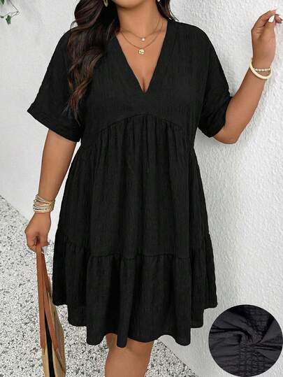 SHEIN Frenchy Đầm ngắn tay màu đen có họa tiết dành cho nữ cỡ lớn