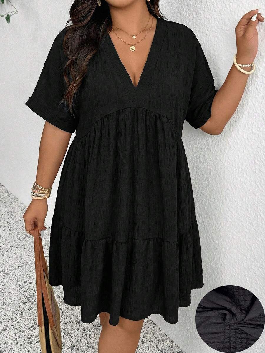 SHEIN Frenchy Textured Black Plus Size Women Short Sleeve Dress - Black - View 1
