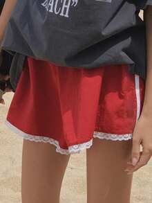 Quần short nữ dáng rộng, cạp chun, phối ren tương phản. - Đỏ - Xem 2