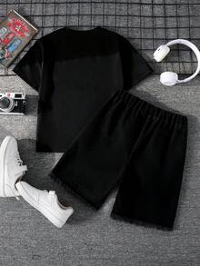 SHEIN Coolqubz Bộ đồ 2 mảnh phong cách đường phố thường ngày cho bé trai (cỡ lớn), áo in họa tiết và quần jean rách, thoải mái. - màu đen - Xem 2